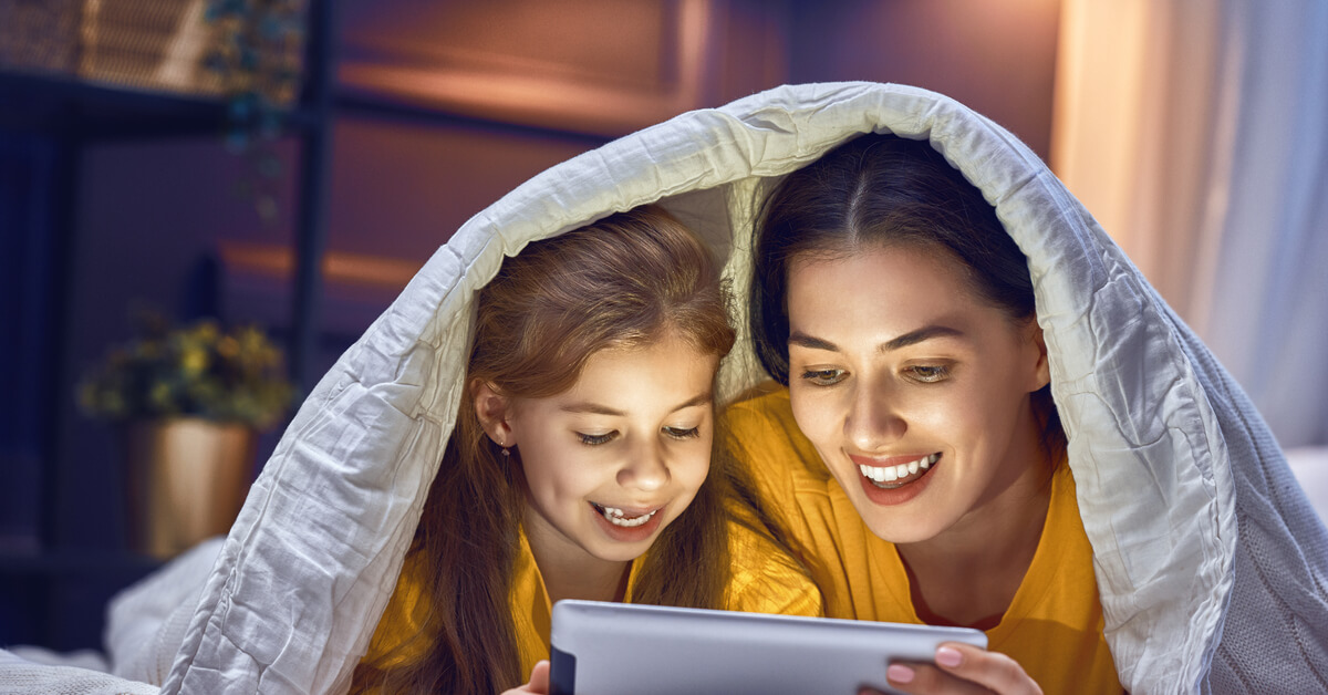 Tech Education For Parents: 10 Resources To Support Your Digital Parenting in the New Year | Janell Burley Hofmann  | 3 Min Read
