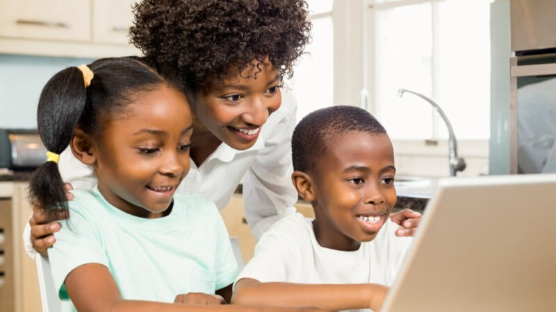 
											  Digital and Emotional Monitoring: Tech Support For Families | Janell Burley Hofmann  | 2 Min Read							